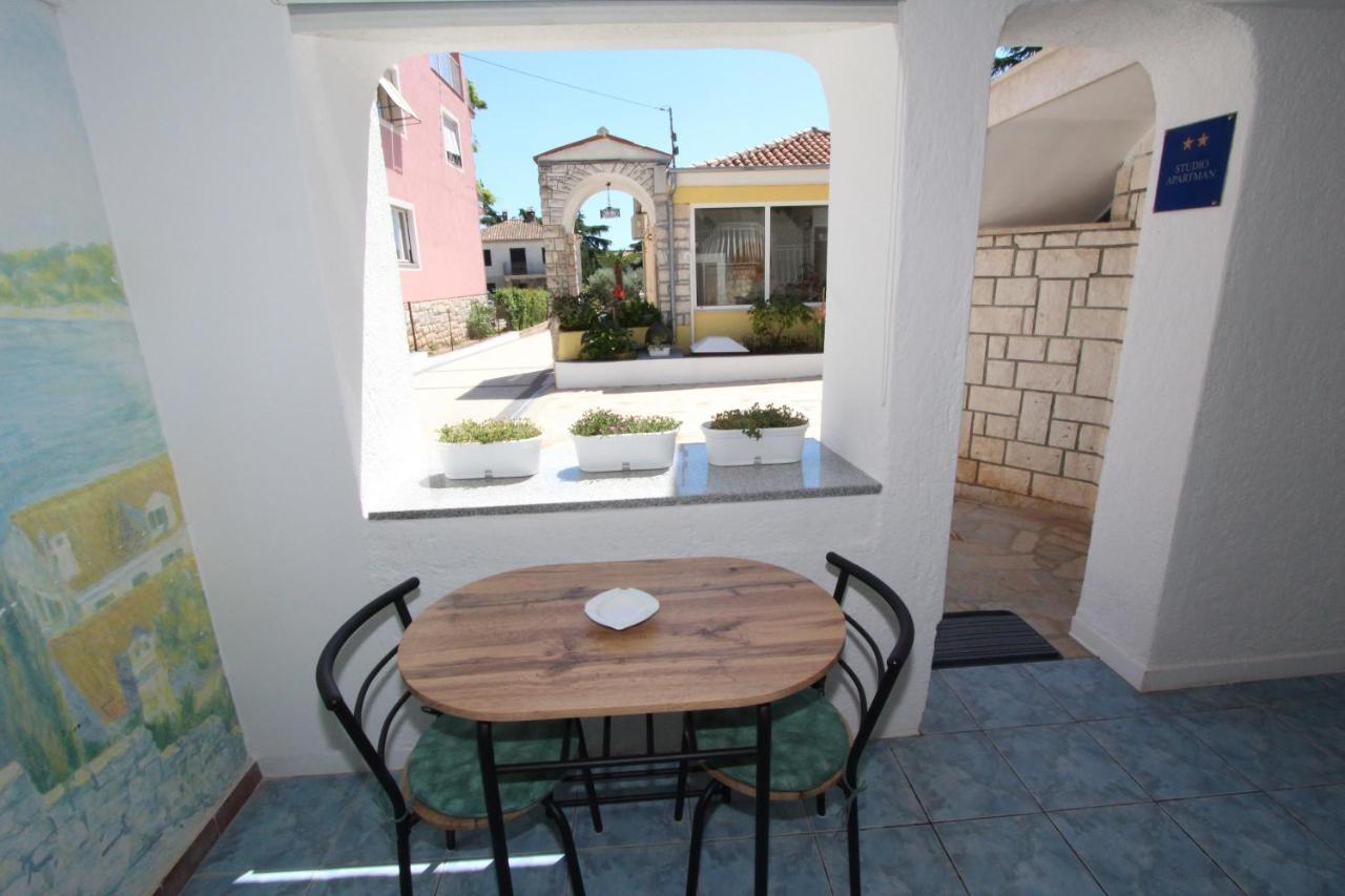 Apartments Knezovic Rovinj Ruang foto